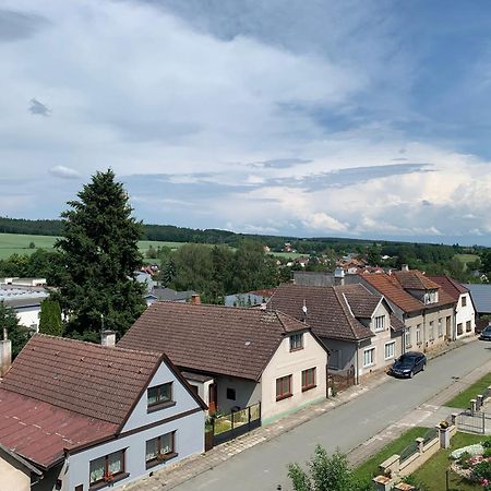 Apartmany Tera Miletin Exterior photo