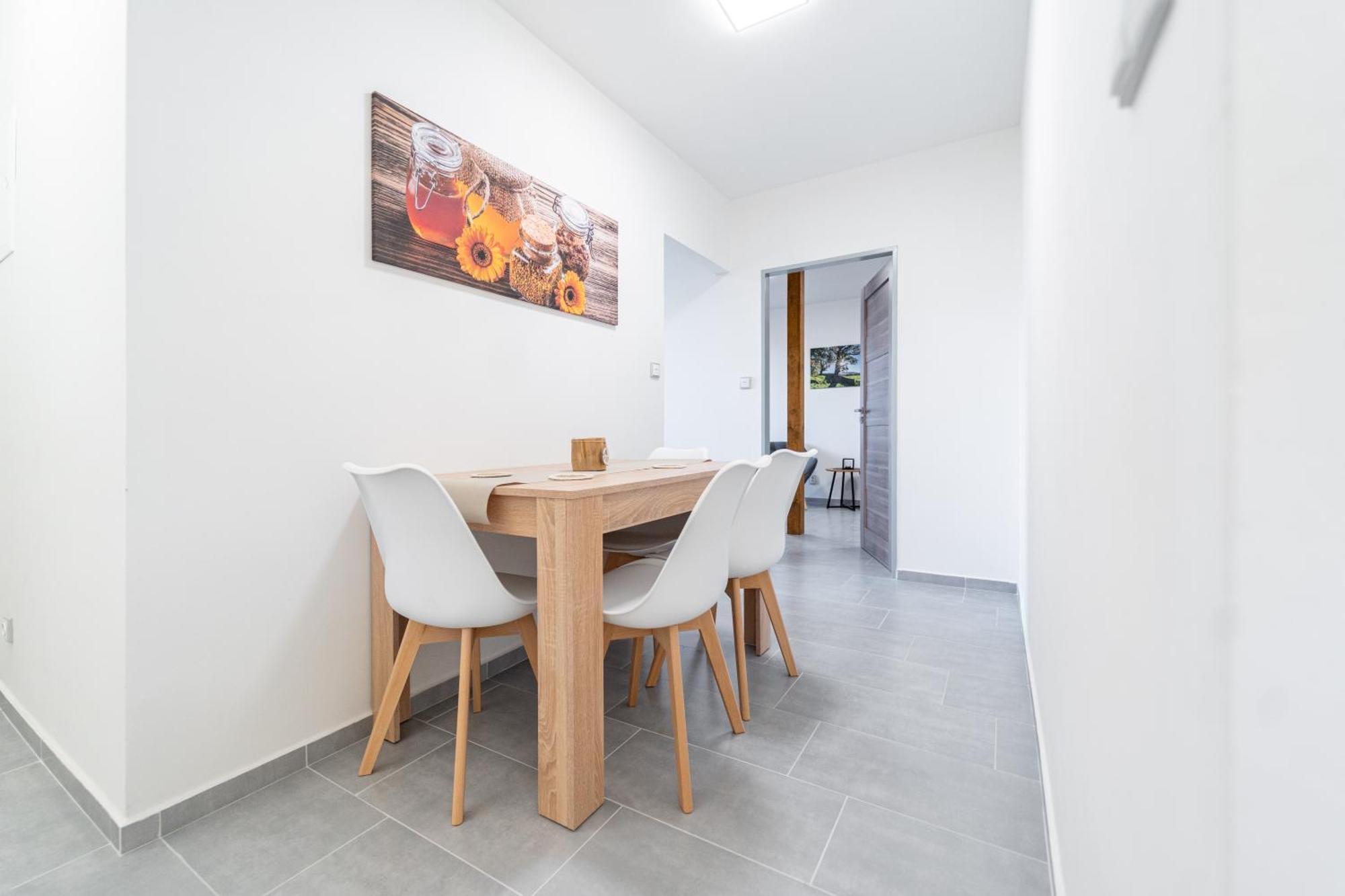 Apartmany Tera Miletin Exterior photo