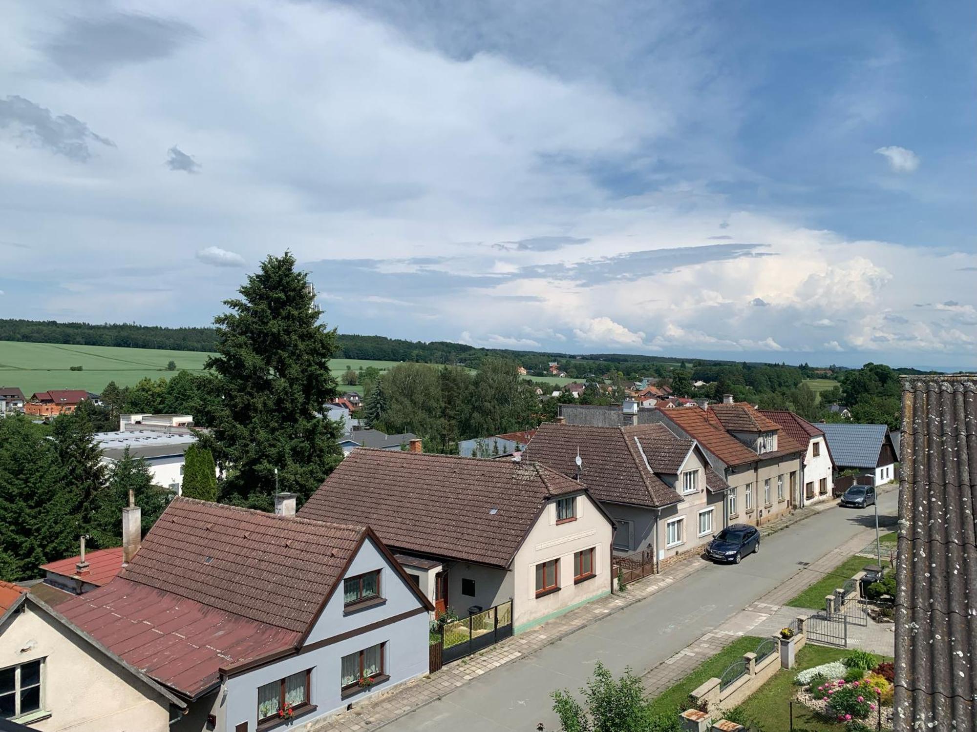 Apartmany Tera Miletin Exterior photo